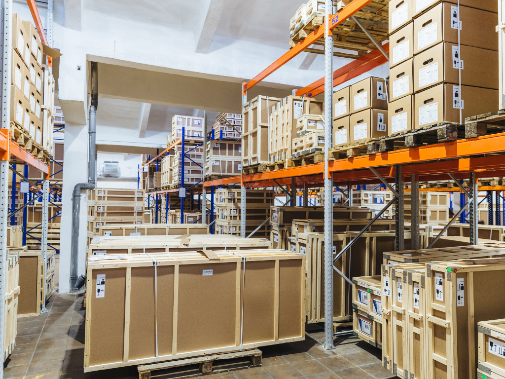 When does FIFO beat LIFO in a Singapore warehouse?